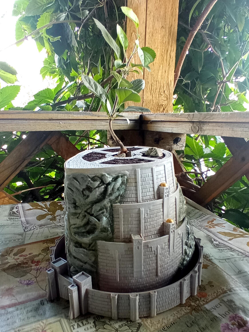 Минас Тирит (Minas Tirith). Кашпо для растений