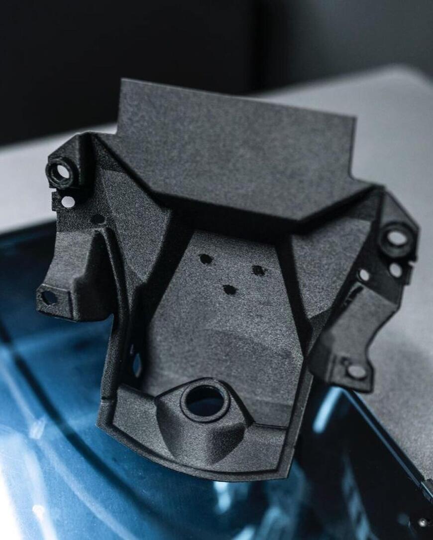 Сделали карбоновую деталь благодаря 3D-печати. BOX3D