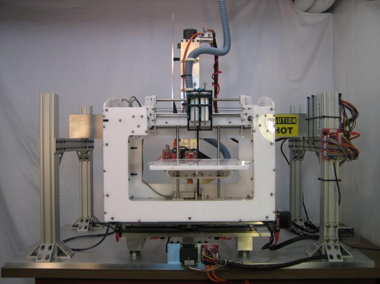Первый в мире 3D-печатный каяк спускается на воду