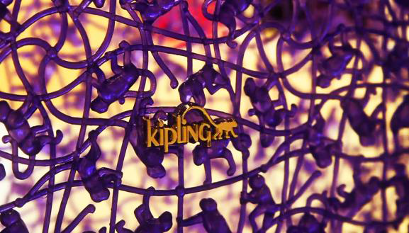 Kipling создает 3D-печатные сумки в сотрудничестве с Materialise