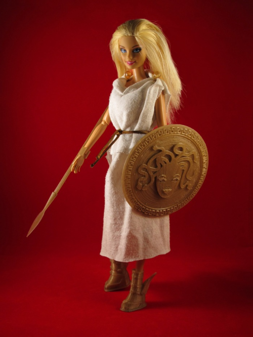 3D-печатные средневековые доспехи для Barbie