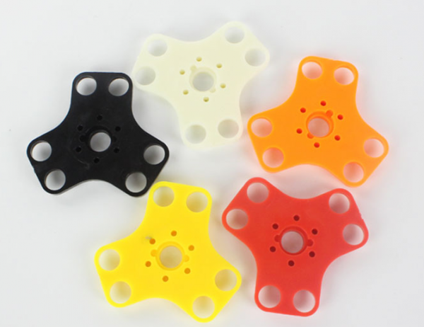 Как магниты крепить в пластиковые эффеторкаретки?