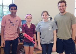 Студенты напечатали роботизированный протез руки для 13-летней девочки