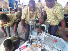 Кампания по изготовлению 3D-принтеров "Сделано в Африке из отходов электроники"