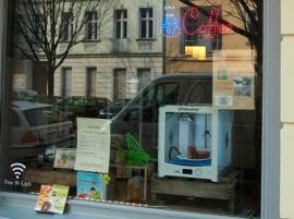 Что нужно Берлину для развития инноваций: первое кафе, предлагающее посетителям услуги 3D-печати, открывает свои двери