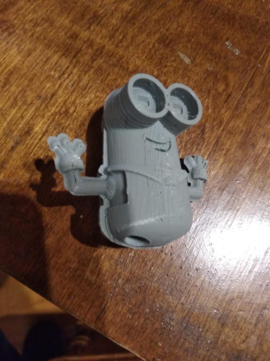 Изменил модель: 'Миньон - подставка под телефоне