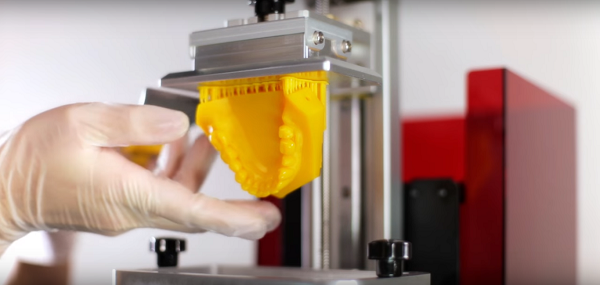 Компания Phrozen предлагает фотополимерный 3D-принтер на ЖК-матрице за $839