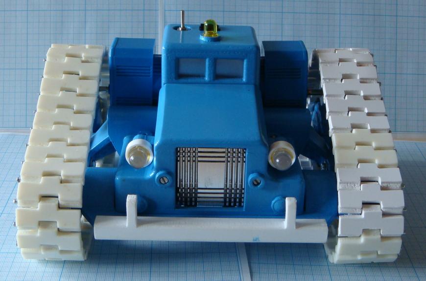 Машинка с колесами, синяя. Релиз Клонирование снеговиков