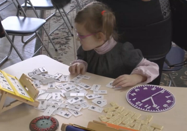 Украинские волонтеры создают 3D-печатные обучающие игрушки для слабовидящих детей