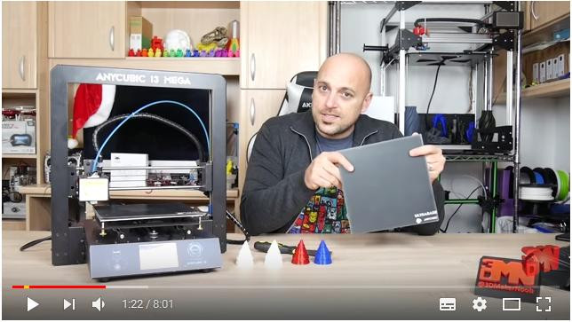 Учим 3D-English 12.4: Нуб застилает 'покрывало' UltraBase, или Печатаем новогодние Ёлочки в цветах флага