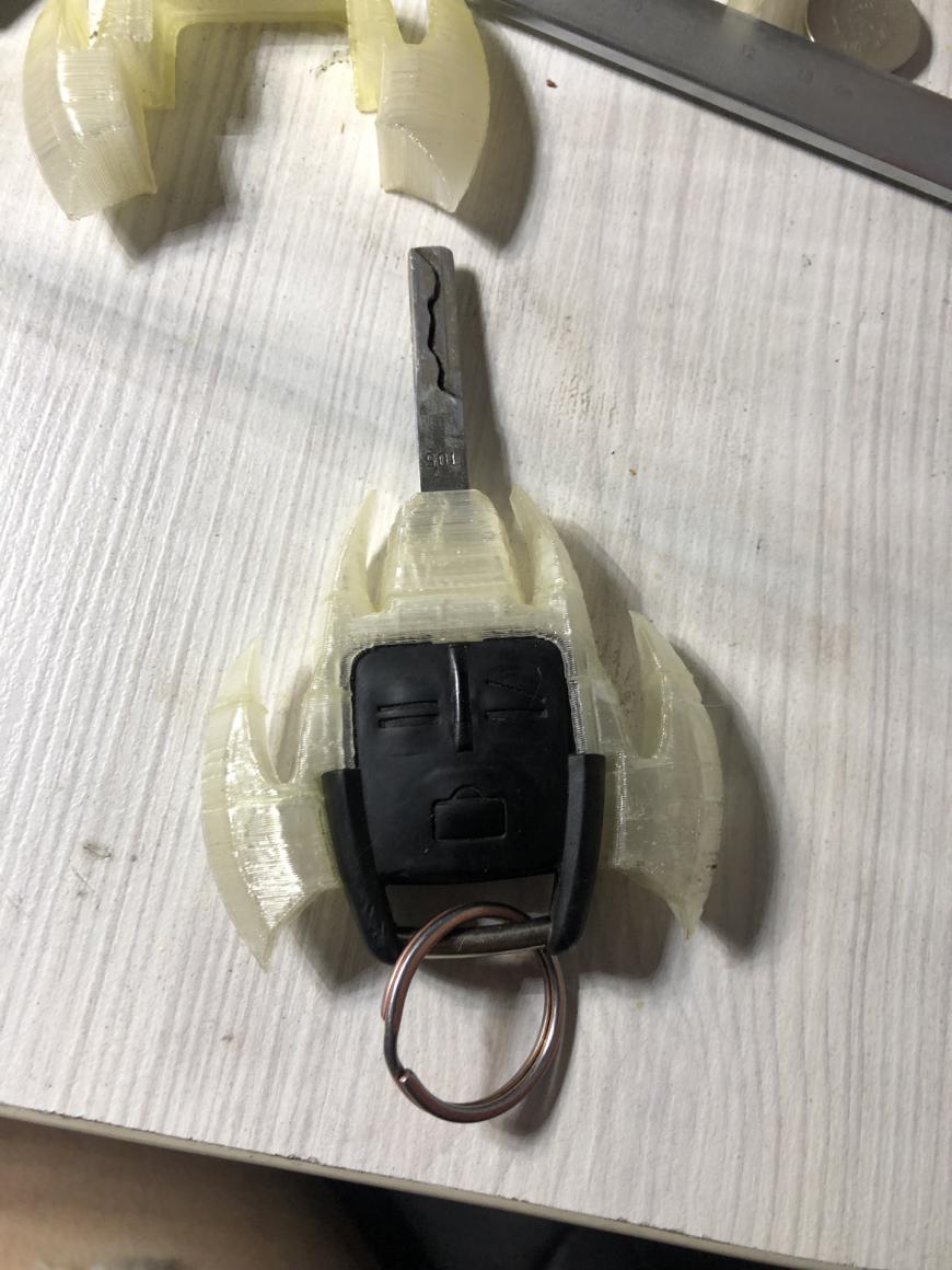 Kрепление ключа к брелку