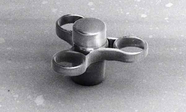 Нужен микроскоп: В ORNL изготовили самый маленький 3D-печатный фиджет-спиннер в мире