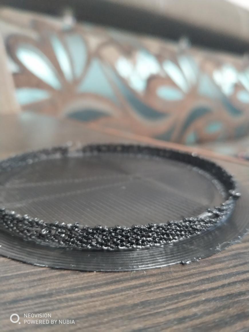 Проскакивает шестерня подачи пластика если прибавить скорость печати