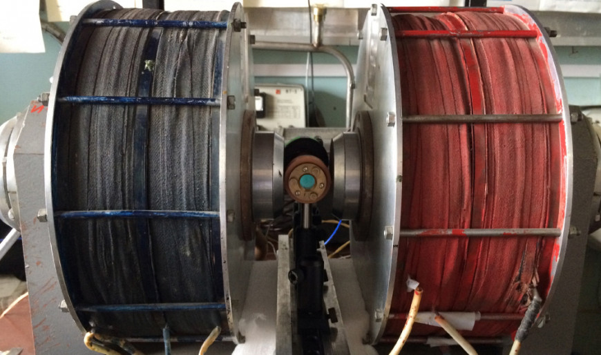 Вращающейся держатель оптических элементов