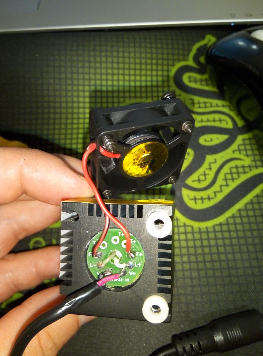 Самодельный лазерный гравер на модуле D8-2500 и механике RepRap