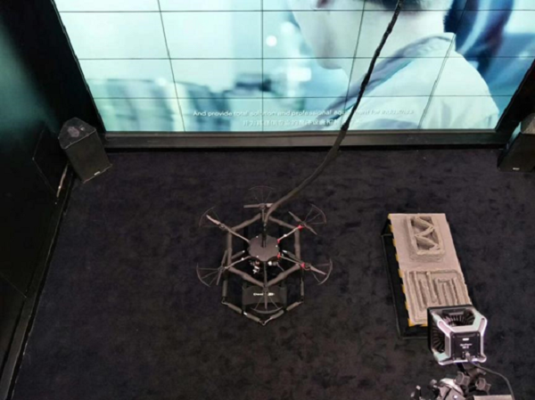 Летающий слон: компания DediBot продемонстрировала прототип летающего 3D-принтера