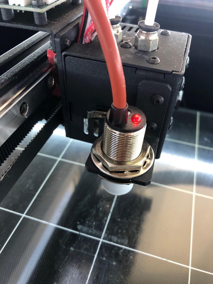 Нужна помощь. Емкостной автоуровень всегда в единичке(трусливо умер).