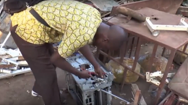 Африканские умельцы превращают электронный мусор в 3D-принтеры
