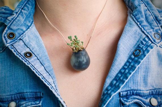 Дизайнер Коллин Джордан придумала кашпо для растений, которые можно носить на шее