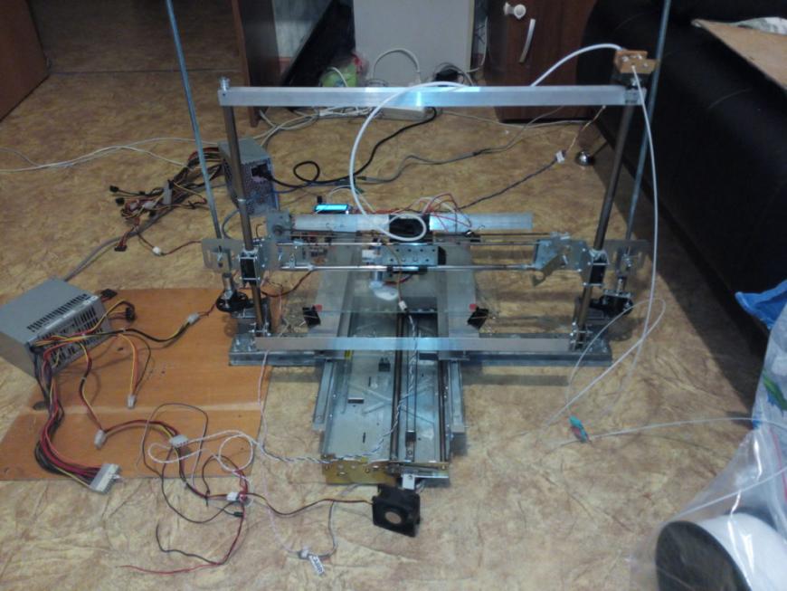3Д принтер который сделал себя сам.