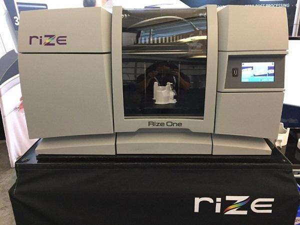 Компания Rize 3D приступила к поставкам гибридных FDM/струйных 3D-принтеров Rize One
