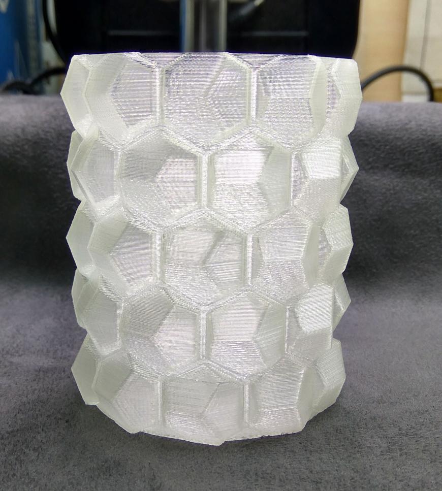 Простая небольшая ваза из бесцветного PLA Простая небольшая ваза из бесцветного PLA