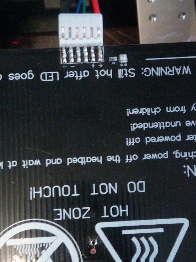 Не греет стол Не греет стол