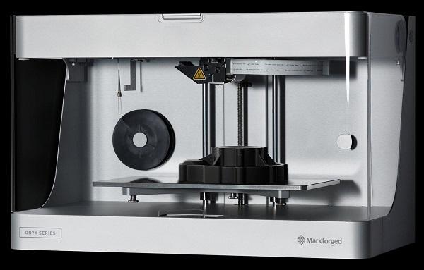 Markforged предлагает доступный 3D-принтер для печати углеволоконным композитом Onyx