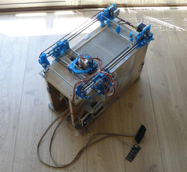 Голландский инженер поделился чертежами самодельного струйно-порошкового 3D-принтера
