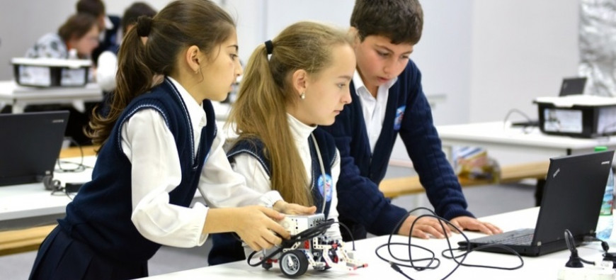 Минобрнауки Амурской области запросит средства на центры современного образования и мобильные технопарки