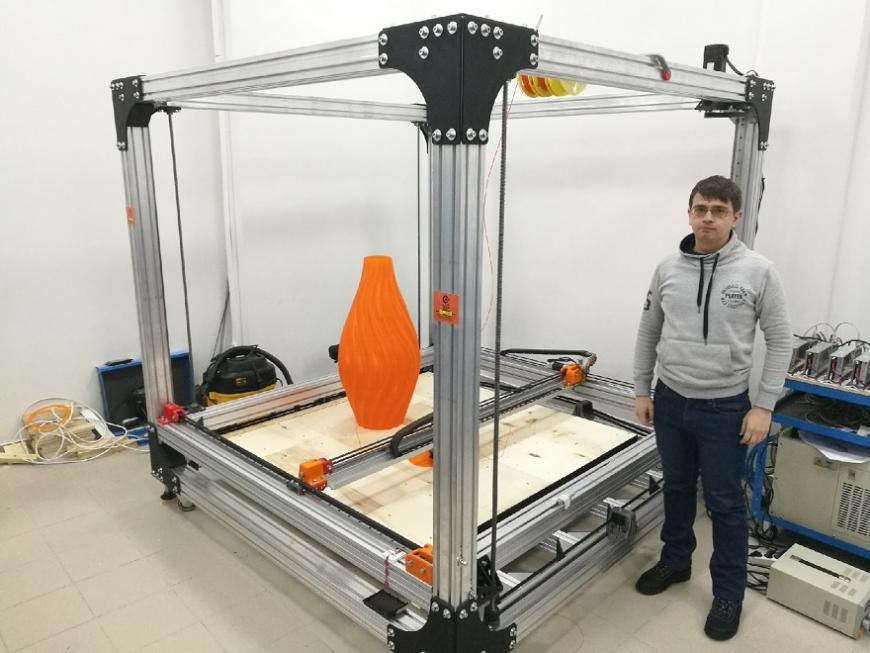 Екатеринбургский студент получил грант на создание 3D-принтера с расчетом на 3D-печать эндопротезов