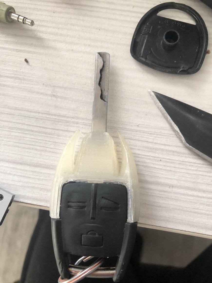 Kрепление ключа к брелку