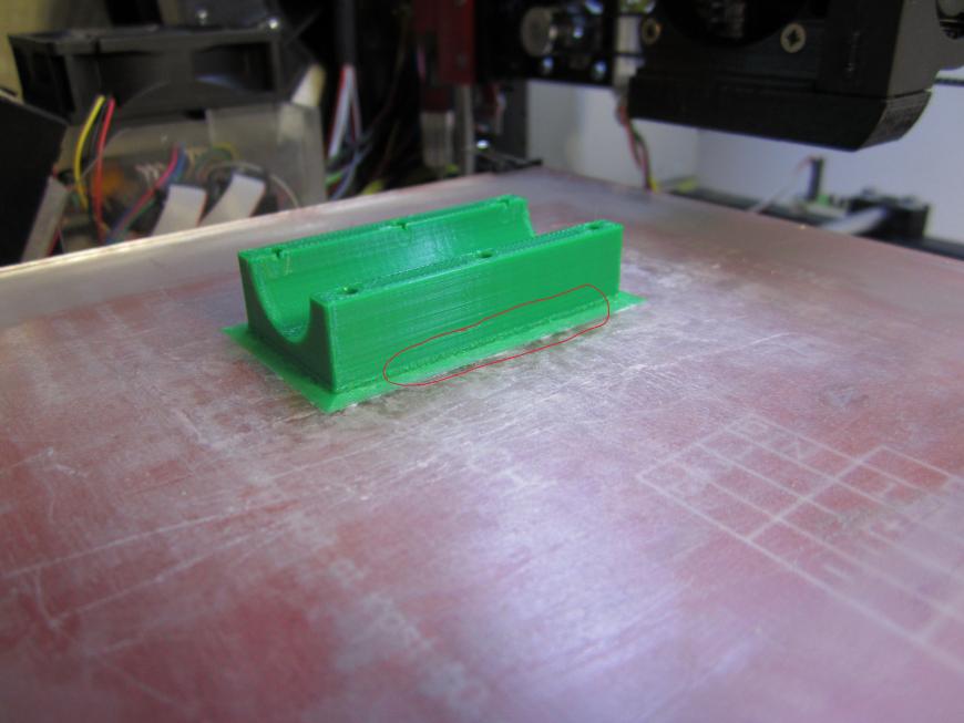 Дефект у основания