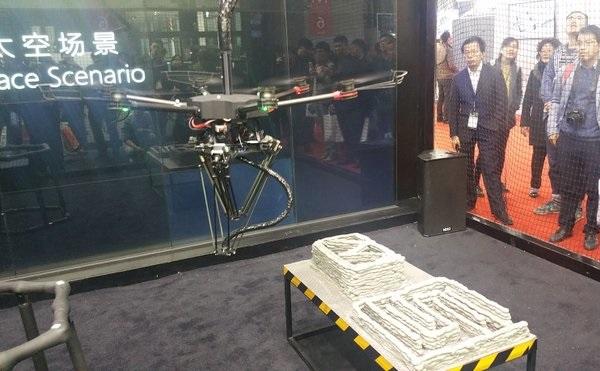 Летающий слон: компания DediBot продемонстрировала прототип летающего 3D-принтера