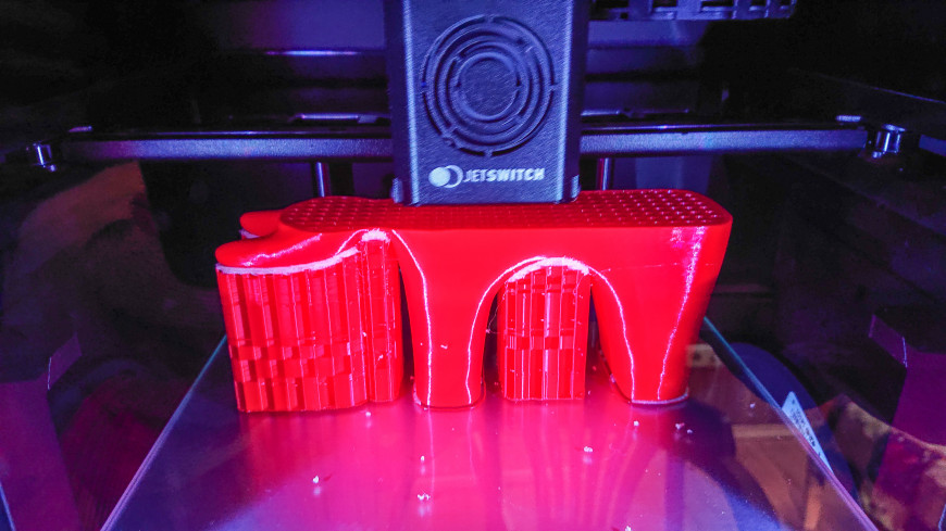 Попробовал напечатать слоника с поддержкой по сканированной модели деревянной игрушки.