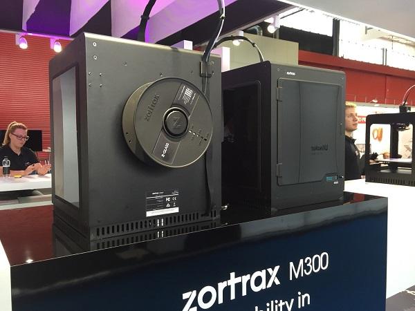 Компания Zortrax представила 3D-принтер M300 c увеличенной рабочей камерой