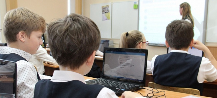 В сельских школах Псковской области откроются образовательные центры «Точка роста»