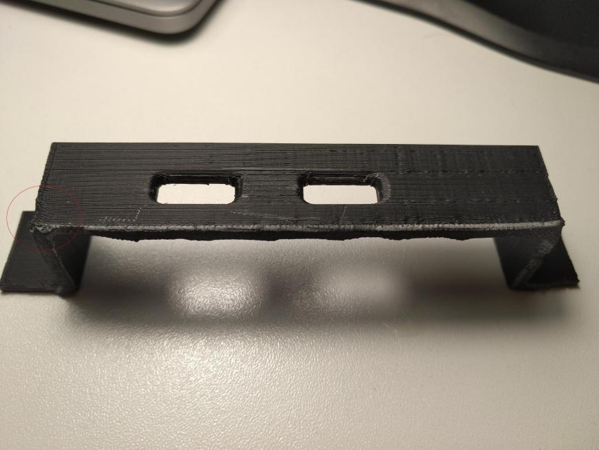 Стягивает нижние слои