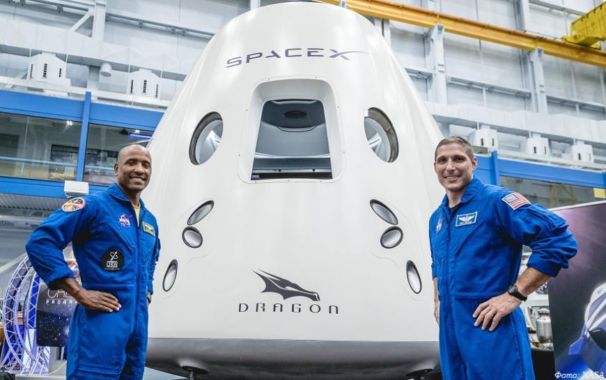 Астронавты NASA примерили новые скафандры с 3D-печатными шлемами