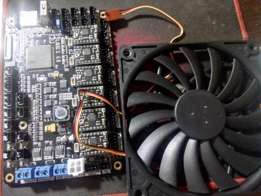 Как подключить ргб вентиляторы к материнской плате. Разъем 4 pin cpu fan. Как подключить вентилятор к плате. Как подключить вентиляторы корпуса к материнской плате. Подключение вентилятора процессора к материнской плате.