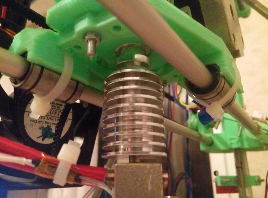 При печати выпадает радиатор экструдера prusa i2