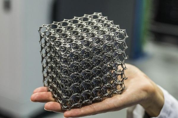 УрФУ разрабатывает методику производства мелкодисперсных порошков для промышленной 3D-печати