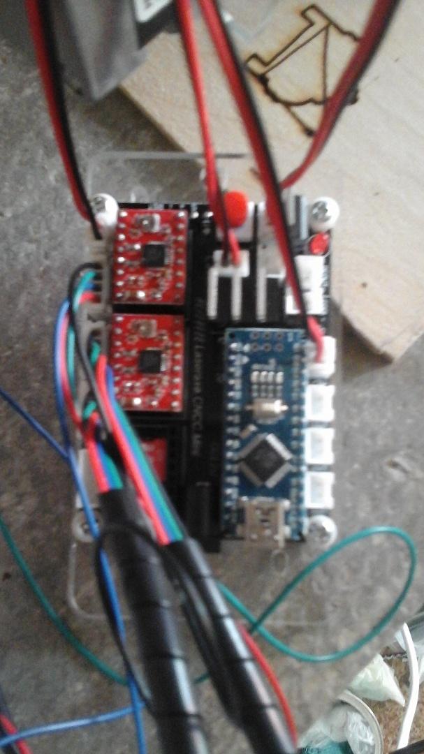 помогите лазер не подключается