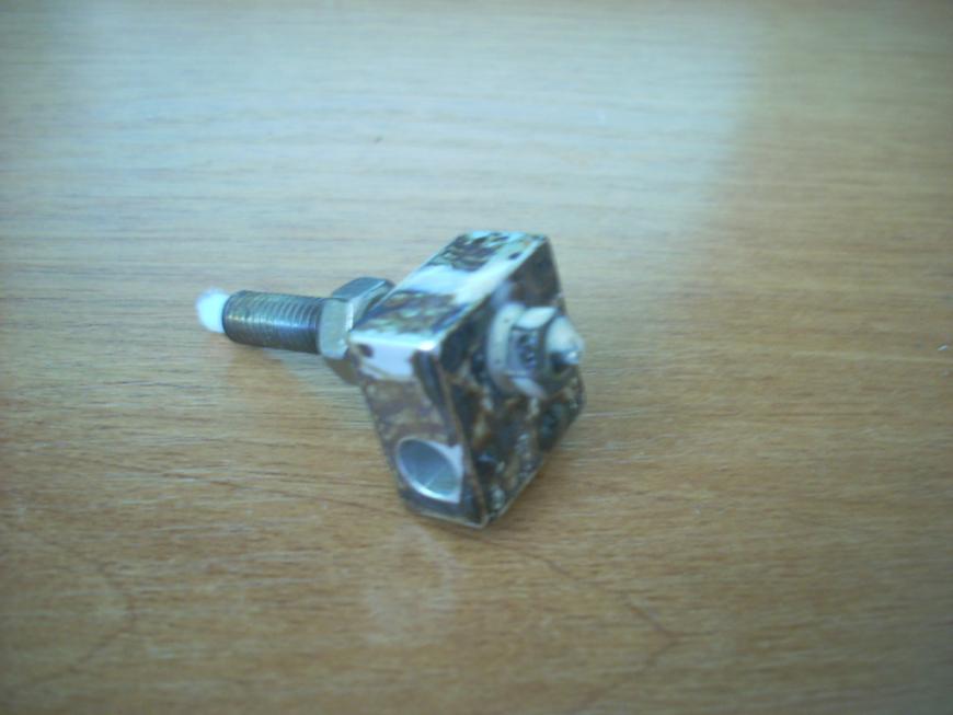 вопрос почему на кубике алюминиевом появляется пластик