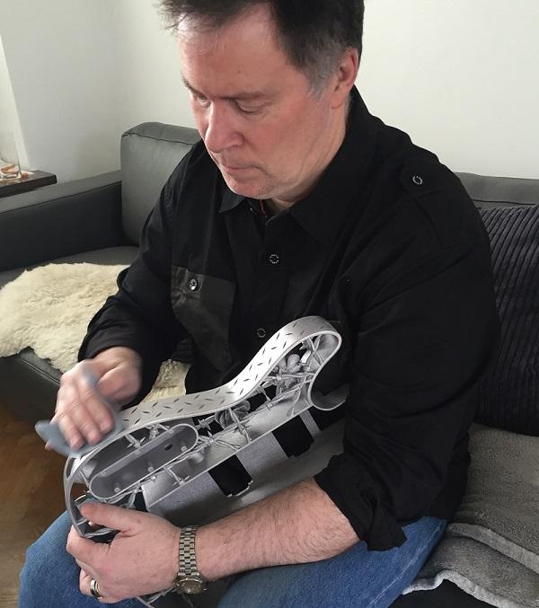 3D-печатная алюминиевая гитара Олафа Дигеля