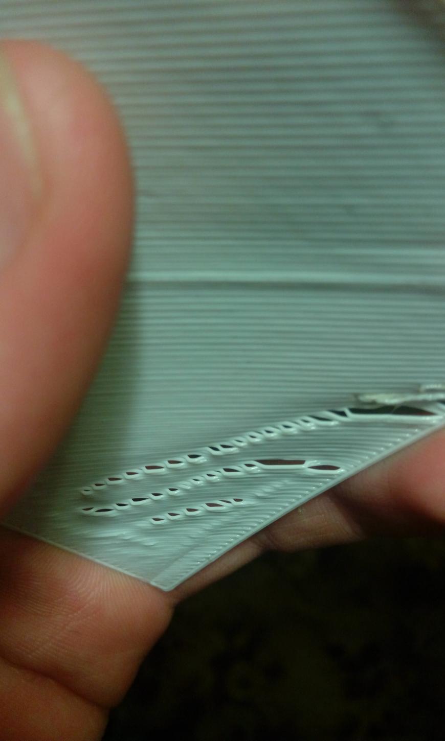 Отлипаеет pla