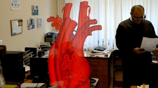 Медицинский проект HoloDoctor объединяет дополненную реальность и 3D-печать
