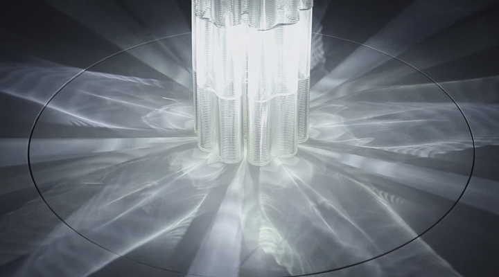 Команда Нери Оксман продемонстрировала 3D-печатные стеклянные колонны-калейдоскопы