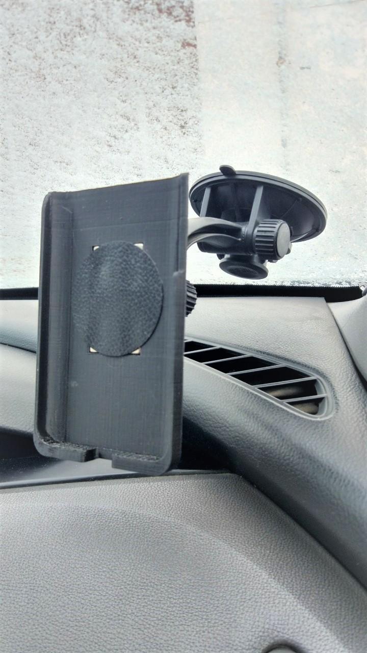 Магнитный держатель для телефона в машину