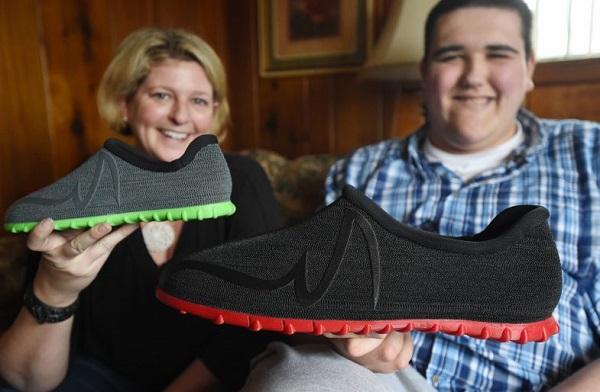Компания Feetz изготовила 3D-печатную обувь 61-го размера для молодого великана